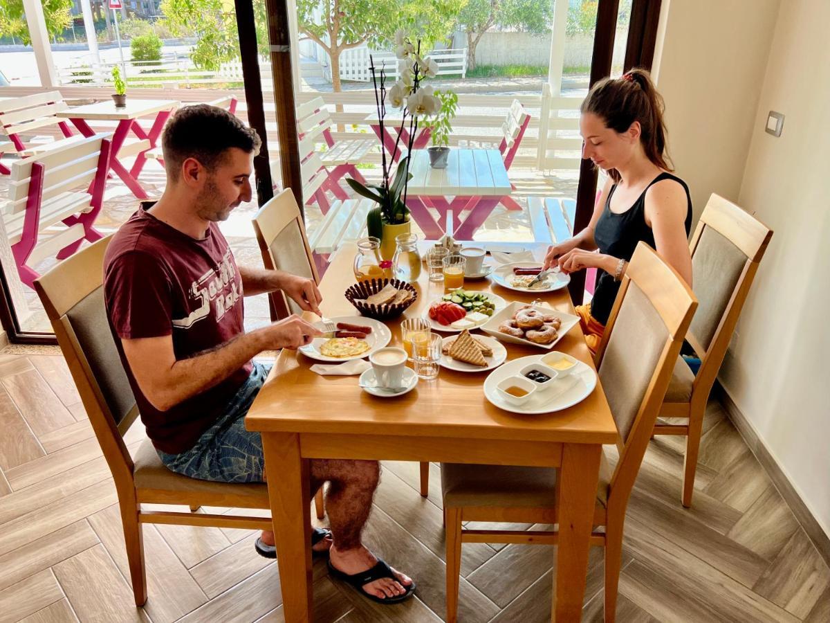 Family Hotel Haruni 卡萨米尔 外观 照片
