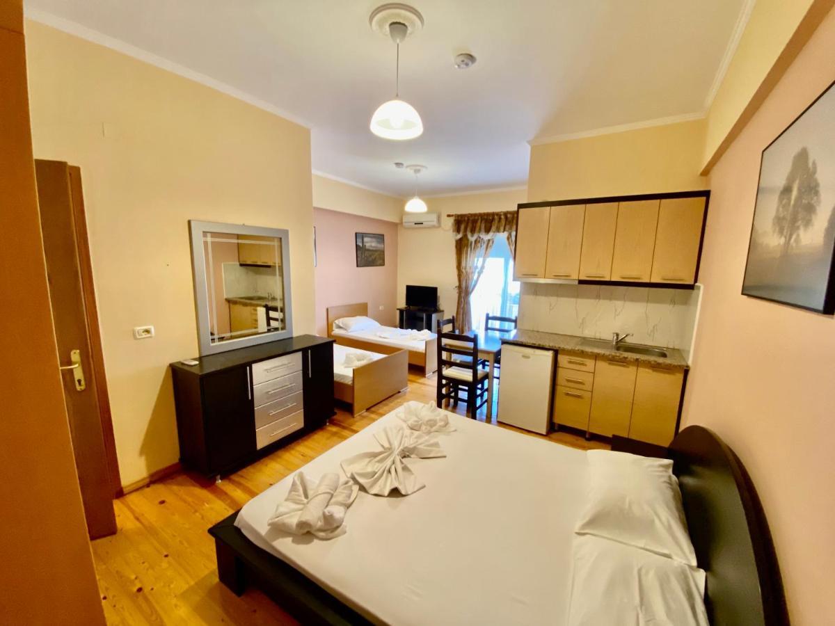 Family Hotel Haruni 卡萨米尔 外观 照片