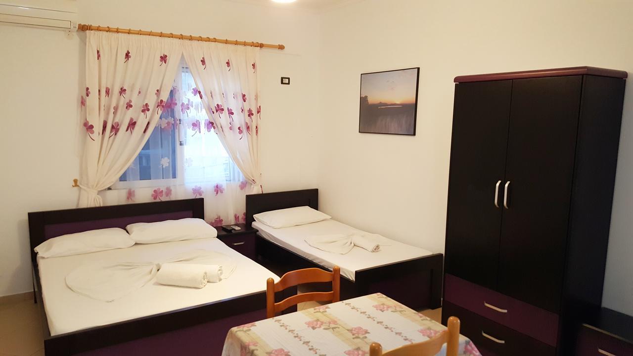 Family Hotel Haruni 卡萨米尔 外观 照片